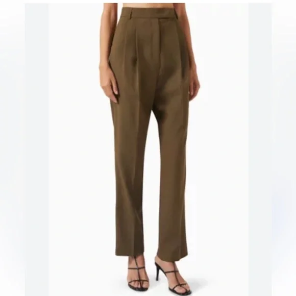 The Frankie Shop
Brown Bea Straight-leg. Size XS L 23" Cropped - Picture 3 of 17